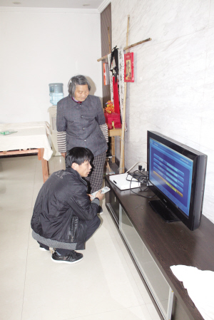 這些人他素不相識(shí)，但憑著一顆熱心，“小秀才555”要把志愿工作進(jìn)行到底——他幫18個(gè)陌生人找到親人 