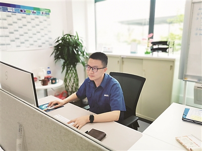 撲在全球第一個電橋項目上